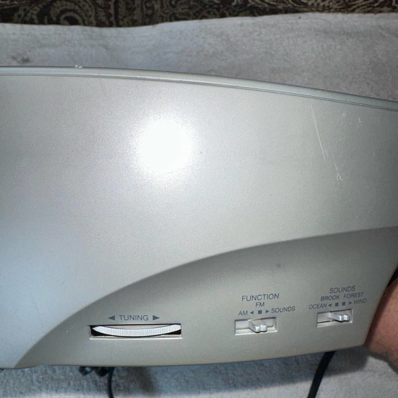 Preowned 2003 TimexNature Sounds Alarm Clock T608T (CD Not Working) - Picture 9 of 11